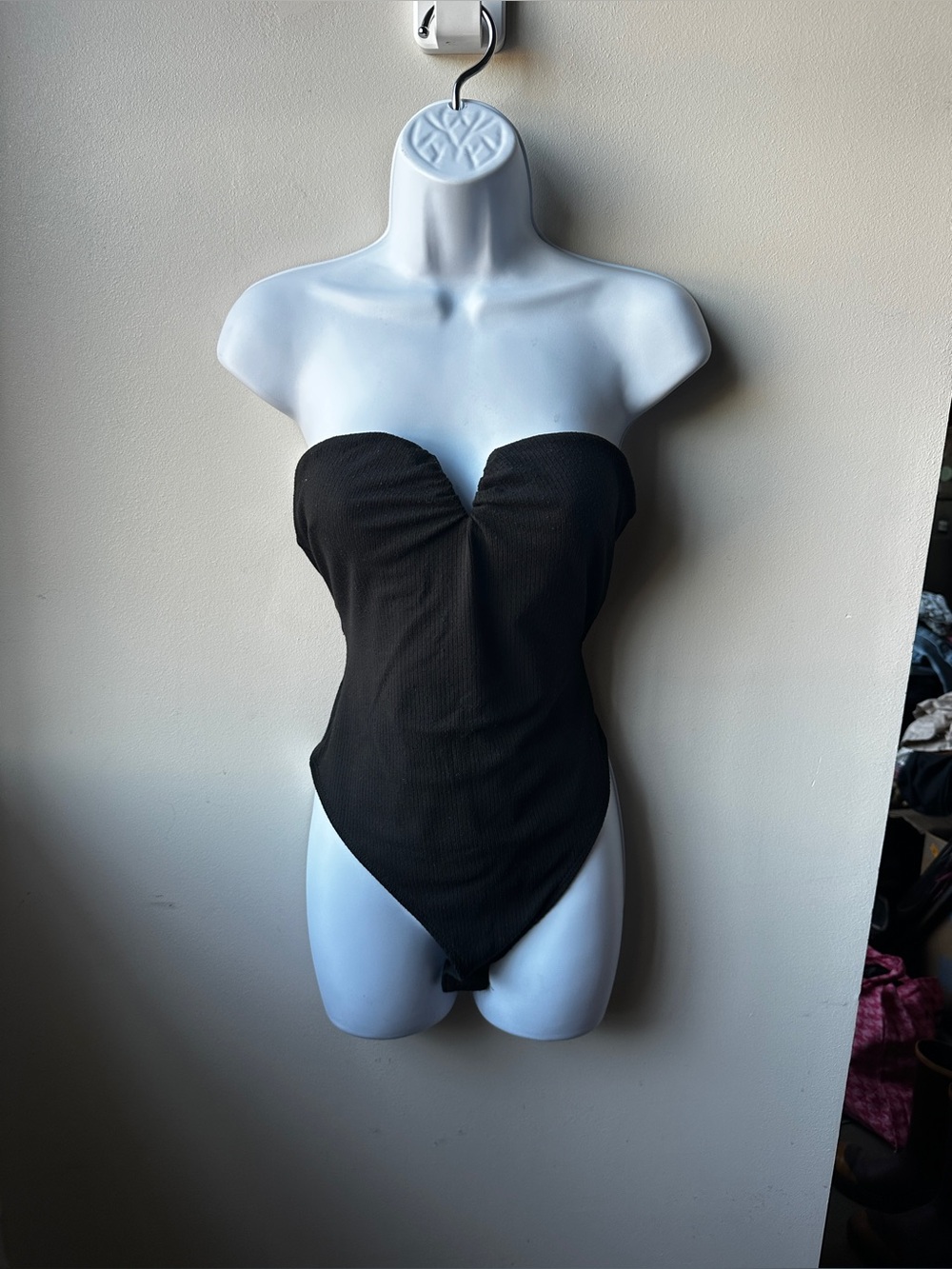 Forever 21 Black Ribbed Strapless Sweetheart Thong Bodysuit Womens Medium M
